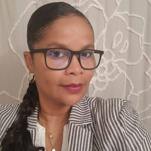 Meet your Posher, Sandra - Picture 1 of 1